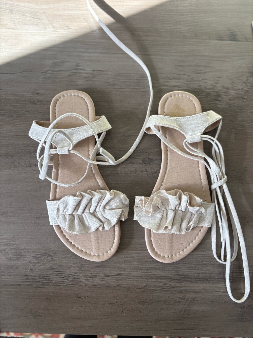 Women’s Cream Ruffle Lace Up Flat Sandals Size 41 NWOT